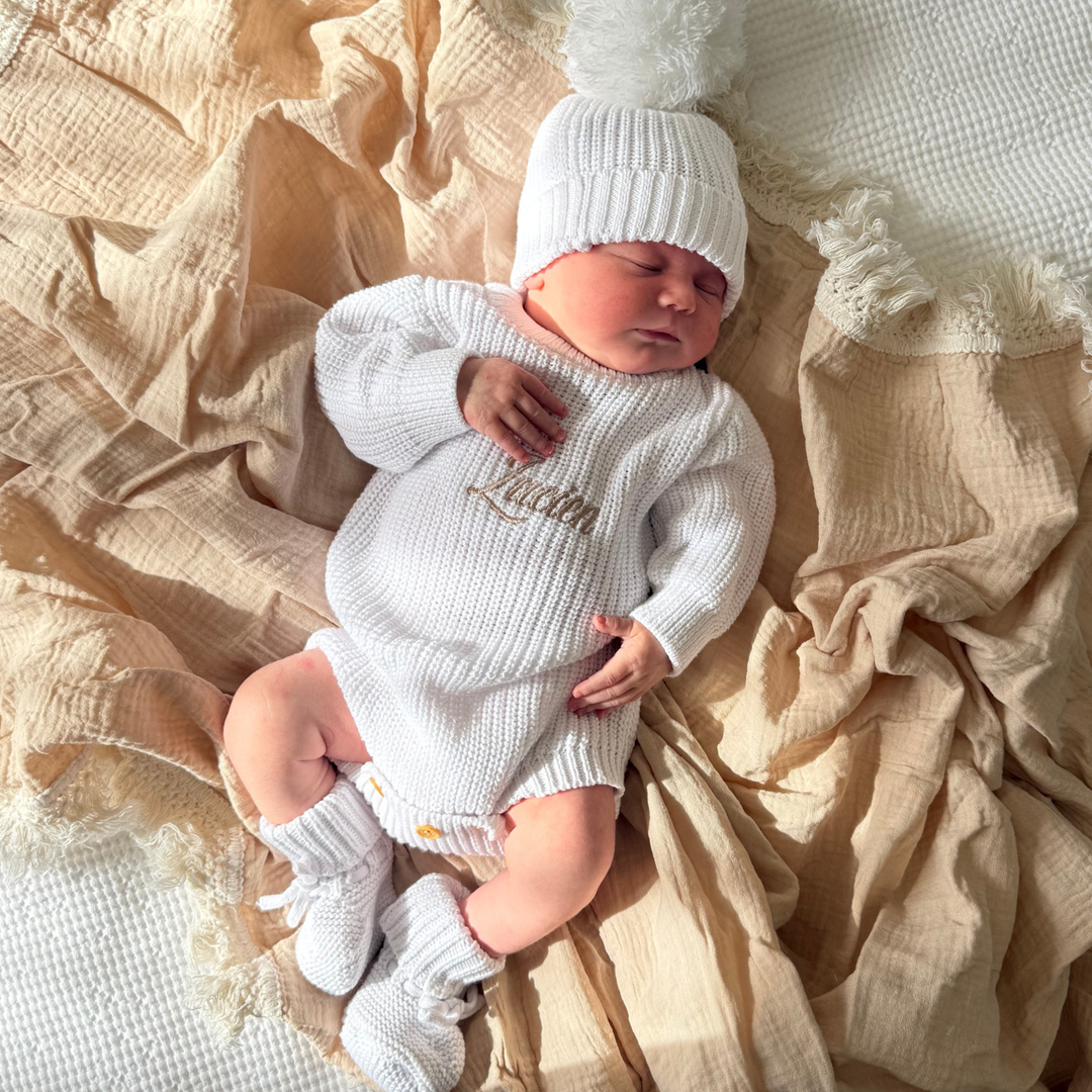 Oversized Pom Beanie – Ivory