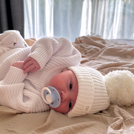 Oversized Pom Beanie – Ivory